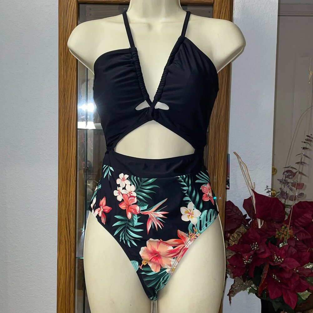 NWT Black Floral Hibiscus Cutout Swim Suit CUPSHE M